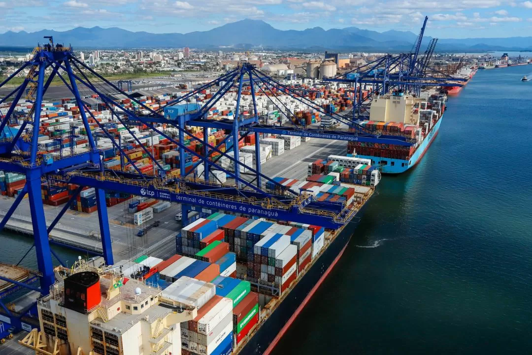 Consumo de importados por brasileiros dispara e atinge marca histórica