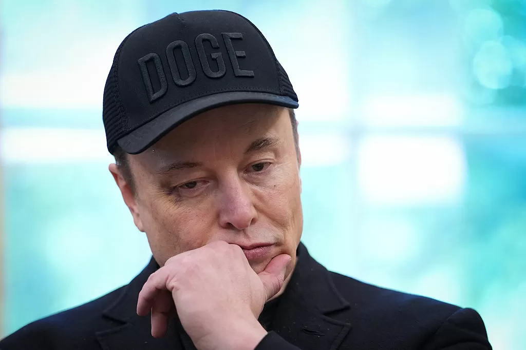 Elon Musk nega fotos erotizadas de crianças produzidas pelo Gork