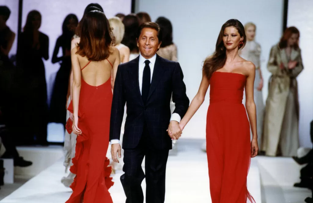 O que fica com a morte de Valentino Garavani, o último imperador da moda?