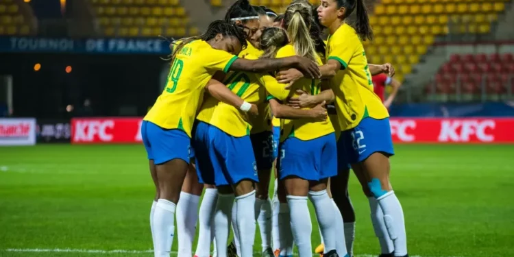 Entenda a lei de incentivo ao futebol feminino, aprovada no Rio