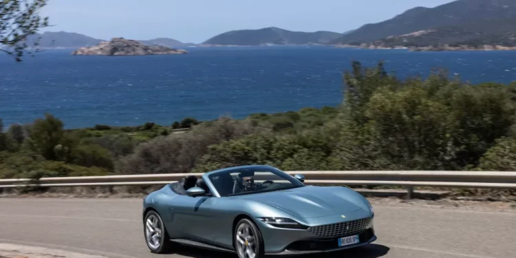 Conheça a nova Ferrari de R$ 4 milhões que é sucesso de vendas no Brasil