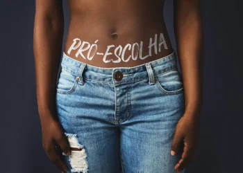 O que os brasileiros acham da punição para mulheres que abortam