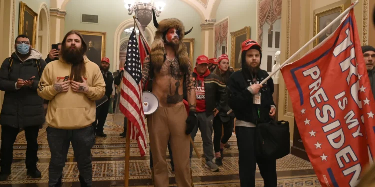 Estudo revela impacto do banimento nas redes sociais pós 6 de janeiro