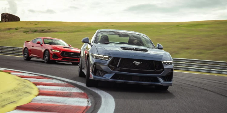 Na rua, na estrada, na pista: testamos o Mustang em condições diversas