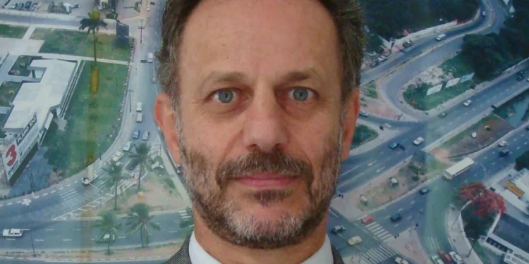 ‘O futuro não é o carro, mas o ônibus autônomo’, diz especialista