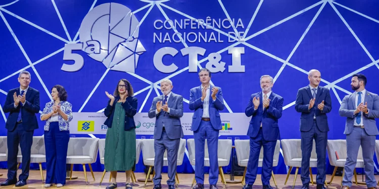 MCTI usou plataforma de IA para reunir 4 mil horas de debates