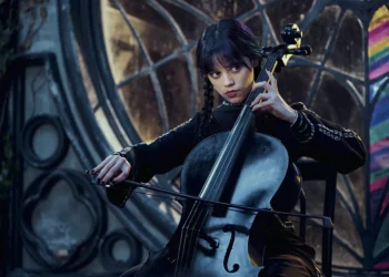 Wandinha Addams vira boneca com traços, feições e looks de Jenna Ortega