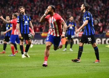 Noriega sobre Depay no Corinthians: “É a contratação de quem está desesperado”