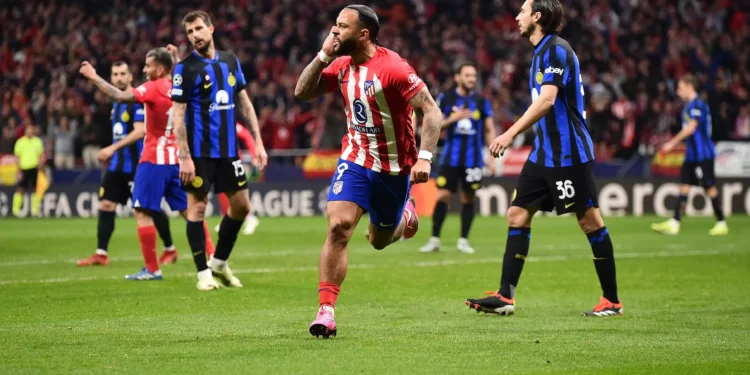 Noriega sobre Depay no Corinthians: “É a contratação de quem está desesperado”