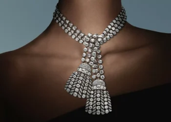 Colar de diamantes associado à queda e morte de Maria Antonieta será leiloado