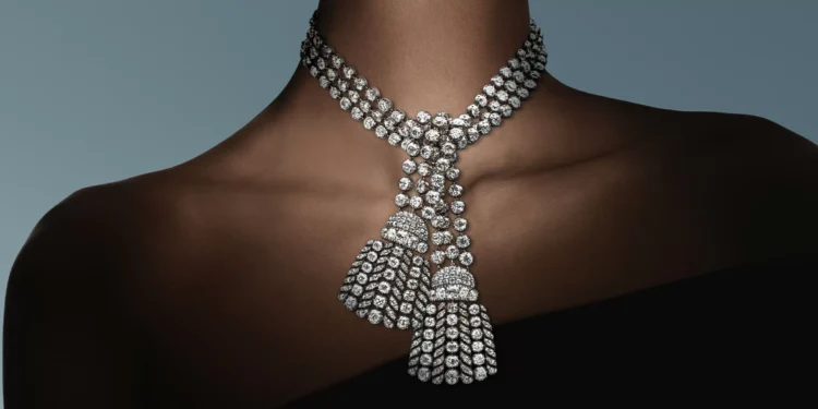 Colar de diamantes associado à queda e morte de Maria Antonieta será leiloado