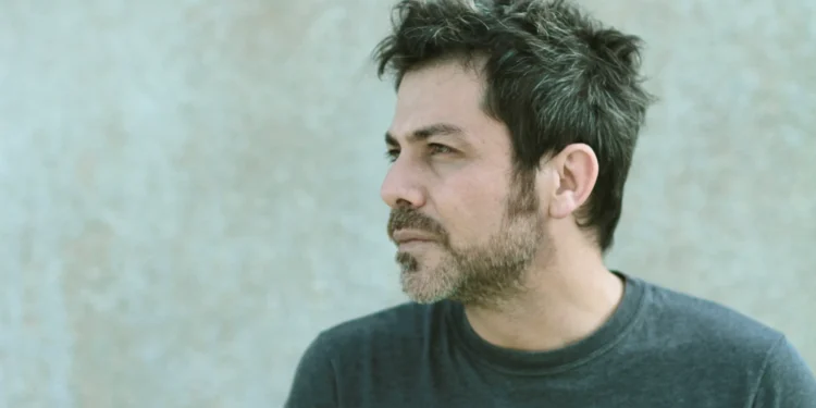 ‘Tempo não é dinheiro’: diretor Cacau Rhoden discute a finitude em novo documentário