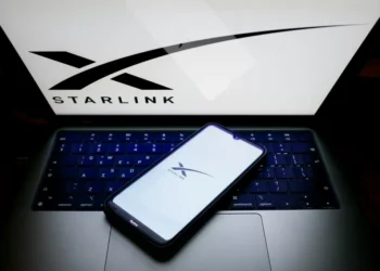 Starlink avança com internet via satélite para celulares comuns