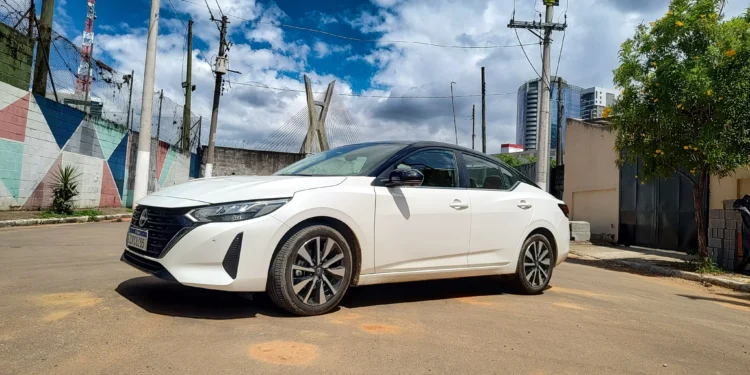 Nissan Sentra é a prova de que os sedãs deveriam continuar populares