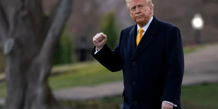 Força Aérea dos EUA interceta mais um avião que sobrevoava casa de Trump