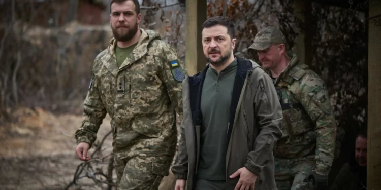 Zelensky anuncia que mais jovens se vão poder voluntariar para combater