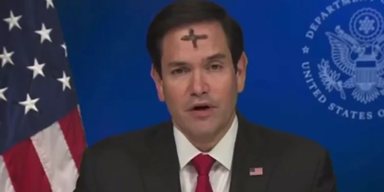 Marco Rubio carregou uma cruz… na testa (e há vídeo). Mas qual a razão?