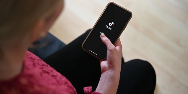 O que esperar da TikTok Shop no Brasil? Funcionalidade deve chegar em abril