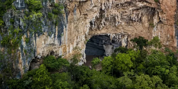 Cavernas do Peruaçu é o primeiro parque com passeio em 3D