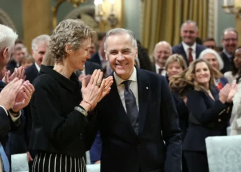 PM do Canadá visita Reino Unido e França para reafirmar soberania do país