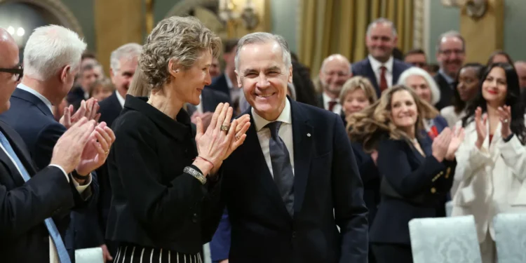 PM do Canadá visita Reino Unido e França para reafirmar soberania do país