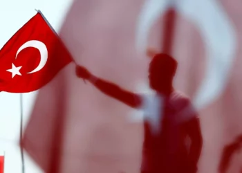 Grupos de direitos e liberdade de imprensa exigem fim de repressão turca