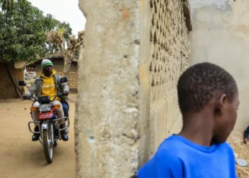 Pelo menos 900 crianças deslocadas em Moçambique reintegradas no ensino