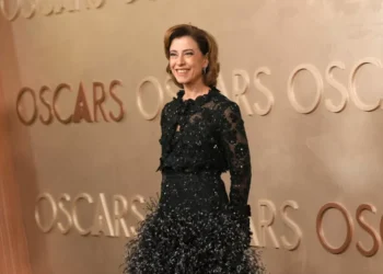 Chanel coloca Fernanda Torres entre suas musas do Oscar 2025. Veja o vídeo