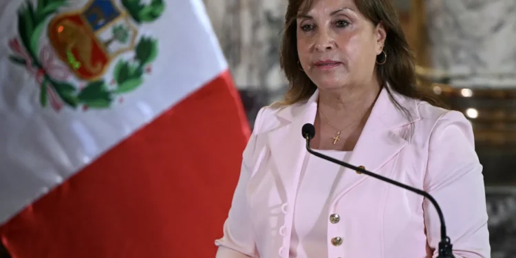 Peru decreta estado de emergência em Lima devido a onda de violência