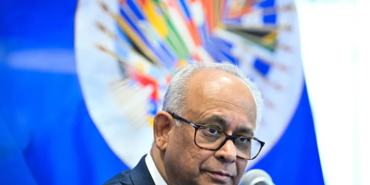 MNE do Suriname eleito secretário-geral da OEA