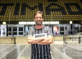 Duílio Monteiro Alves é empossado conselheiro vitalício do Corinthians