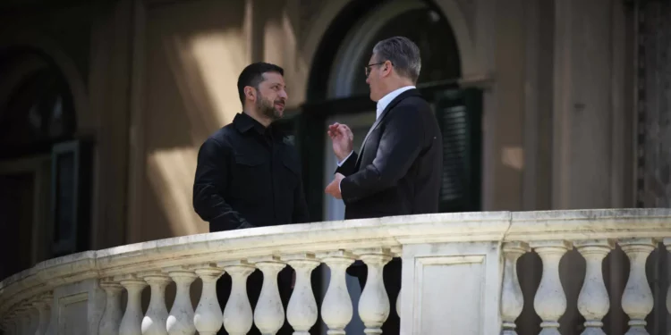 Primeiro-ministro britânico e Zelensky discutiram “progresso” para a paz