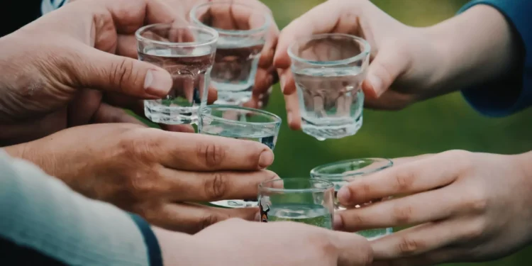Bar oferece shots a 0,50€ em troca de choque. Desafio gera polémica