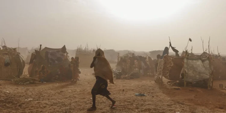 Pelo menos 100 pessoas mortas em ataques em campos de deslocados no Sudão