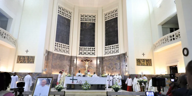 Maputo promete lutar pela paz que Francisco pediu aos moçambicanos