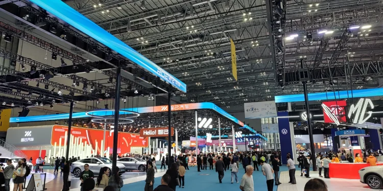 Salão de Xangai: no mercado chinês, público quer design e tecnologia