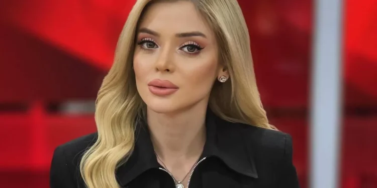 A inesperada reação de jornalista ao anunciar terremoto ao vivo