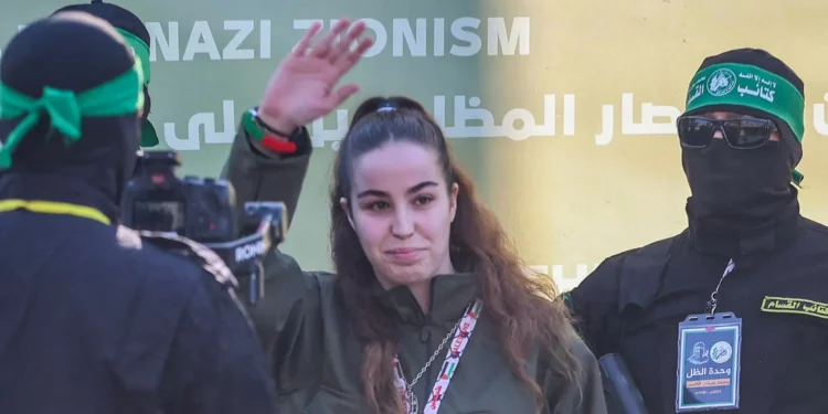 Ex-refém do Hamas tocará violino (que resistiu a Holocausto) em Auschwitz