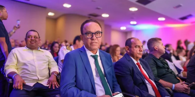 Conhecido por sua seriedade na política, Hildécio Meireles toma posse como Diretor de Meio Ambiente da União dos Prefeitos da Bahia (UPB)