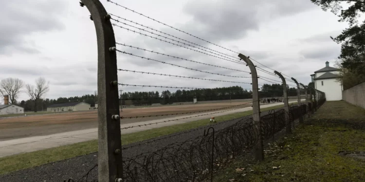Ex-guarda de campo de concentração nazi morre antes de ser julgado