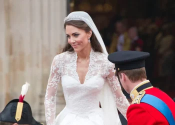 A história por trás da deslumbrante tiara de diamantes que encantou Kate Middleton