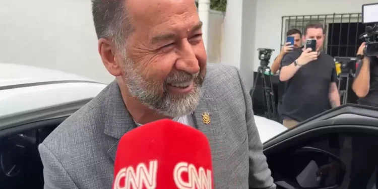 Augusto Melo abre o jogo sobre negociações com Dorival; veja