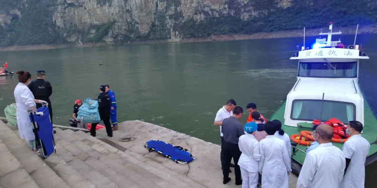 Nove mortos após naufrágio de quatro barcos no sudoeste da China