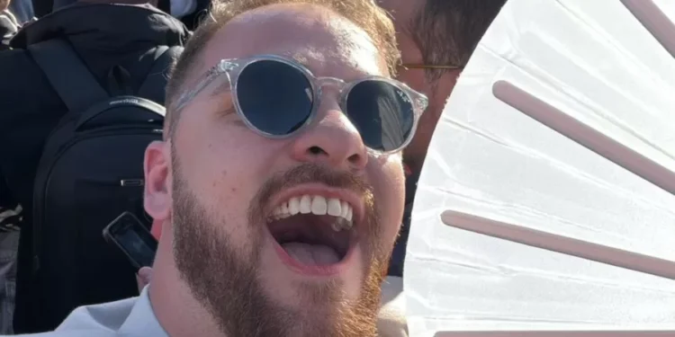 Dono do ‘leque do conclave’: ‘por que Jesus não olharia para os gays?’