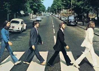 O sonho não acabou: vestuário dos Beatles volta à cena em lançamentos de grifes prestigiadas