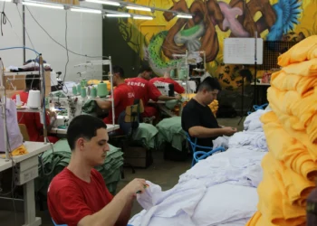 O que uma marca de moda de Minas Gerais tem a ver com o papa Francisco?