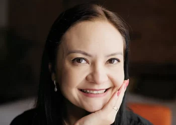 ‘A solidão é inevitável’, diz Ana Suy, a psicanalista mais pop das redes