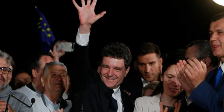 Europeísta Nicusor Dan venceu presidenciais da Roménia com 53,6%
