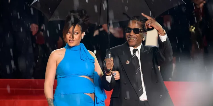 Como os looks de Rihanna inspiram as futuras mamães?