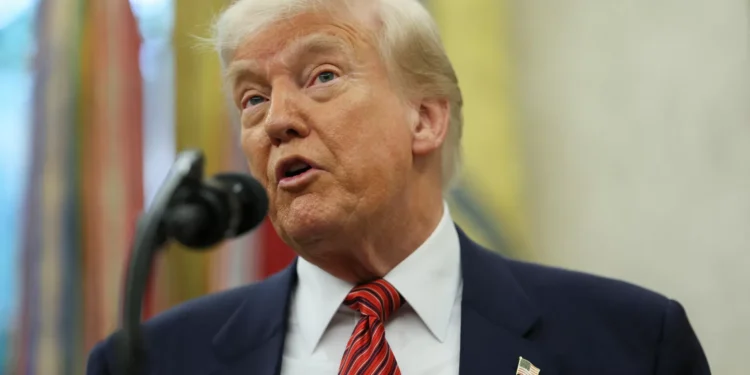 Trump revelará redenominação do Golfo Pérsico em visita a países árabes